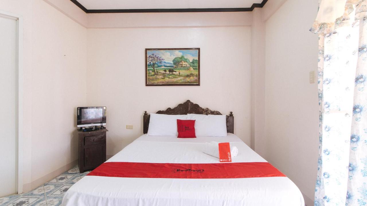 Reddoorz @ Seasun Beach Resort And Hotel Zambales Santa Cruz  Bagian luar foto
